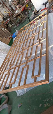 Buon prezzo dimensione personalizzabile del divisorio di acciaio inossidabile di colore dello specchio dell'oro 201 304 in linea