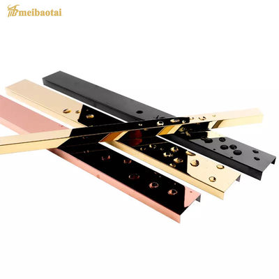 Profilo bordo a canale a U in acciaio inossidabile spazzolato color oro con spessore di 0,55 mm e funzione anti-impronta digitale