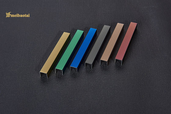 0.65mm Spessore Piastrelle in acciaio inossidabile Profili SS U V con color plating e V design a scanalatura