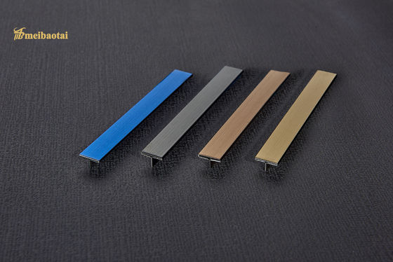 Profilo a U in acciaio inossidabile 304 di dimensioni personalizzate con finitura colorata PVD per battiscopa