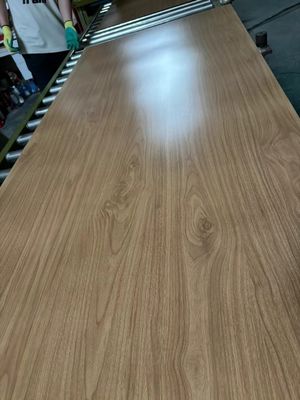 Prezzo buono 201 304 Imitazione Legno Grano lamiere in acciaio inossidabile Porta Hotel Decorazione in linea