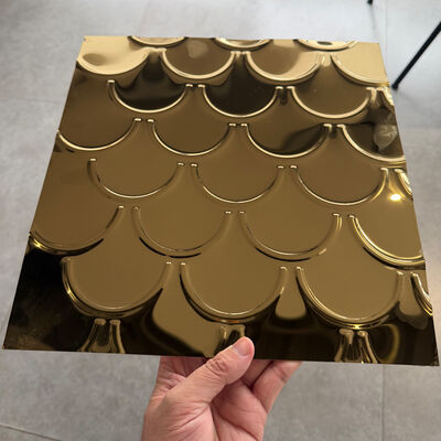Prezzo buono Design a squame di pesce in lamiera di acciaio inossidabile con specchio dorato per pannelli murali decorativi in linea