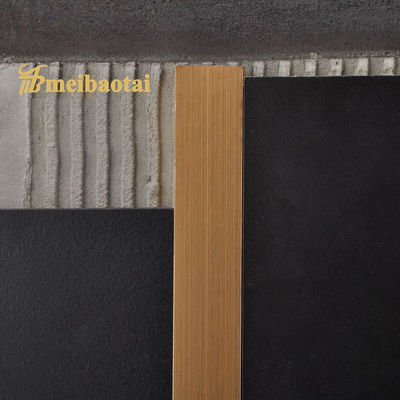 Prezzo buono 7c PVC in acciaio inossidabile pavimento Transition Strip con 0,65 mm di spessore e Hairline Superficie U Bordatura in linea