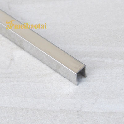 Prezzo buono Superficie dello specchio Piastrelle in acciaio inossidabile con bordo rotondo e durezza 200HV per protezione decorativa in linea