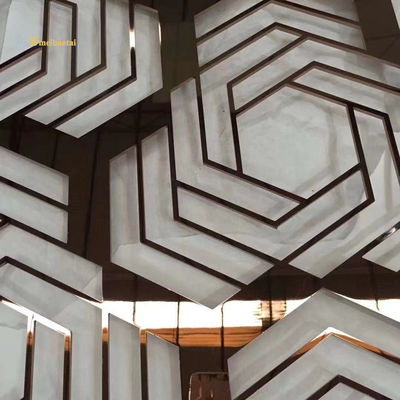 Prezzo buono 304 Pvd Color Mirror Finish Stainless Steel Room Divider Mill Edge Per la decorazione in linea