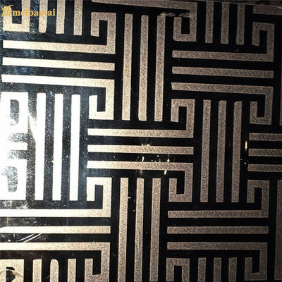 Prezzo buono Piatto decorativo della cabina dell'elevatore dello strato inciso specchio d'argento di acciaio inossidabile 4 piedi in linea