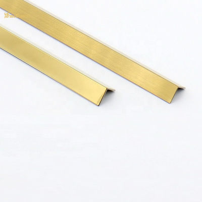 Prezzo buono la disposizione T del pannello di parete di acciaio inossidabile di 2438mm modella Rose Gold Pvd Color in linea