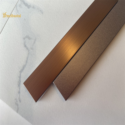 Il rame della disposizione delle mattonelle di acciaio inossidabile di spessore di 0.6MM sabbia ed HL di forma finita di U